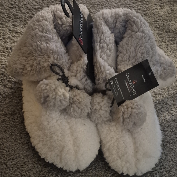 Cuddl Duds Women's Cream Slippers - Picture 2 of 3